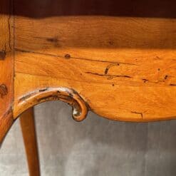 18th century Baroque Table - Wood Detail - Styylish