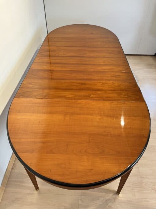 Biedermeier Dining Room Table - Wood Detail - Styylish