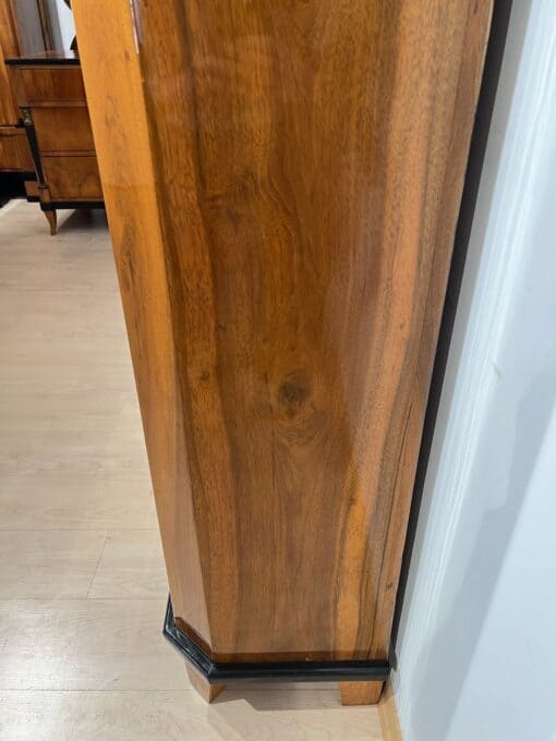 Walnut Biedermeier Bookcase - Wood Details - Styylish