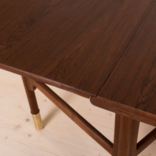 Mid-century Dining Table - Wood - Styylish