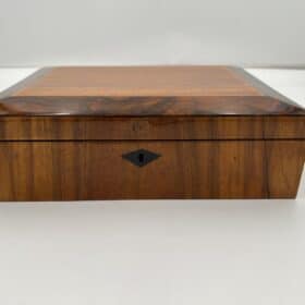 Walnut Biedermeier Box, Maple Inlays, Austria circa 1820