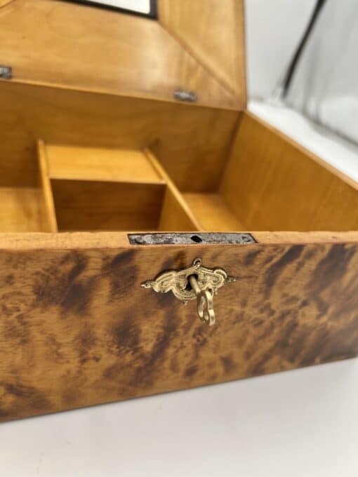 Biedermeier Jewelry Box - Lock Detail - Styylish