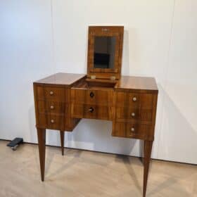 Biedermeier Dressing Table, Walnut Veneer, South Germany circa 1830