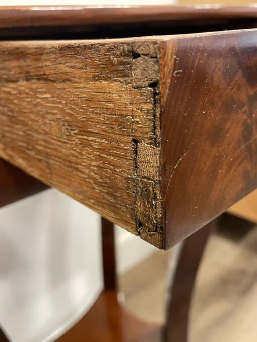 Biedermeier Side Table- detail of the drawer - Styylish