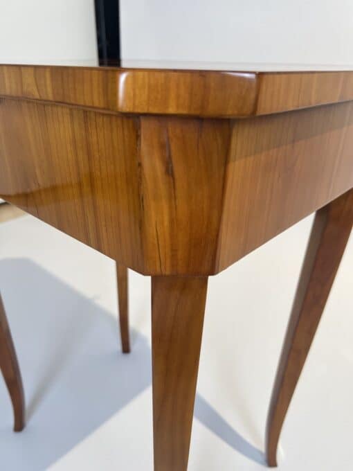 Biedermeier Side Sewing Table - Corner Edge Detail - Styylish