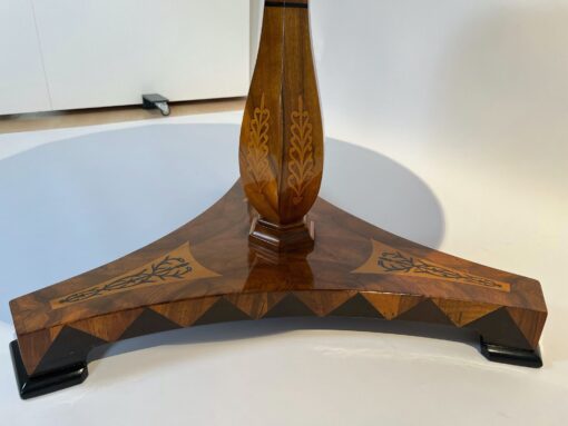 Neoclassical Biedermeier Center Table- view of the base and foot with intarsia- styylish
