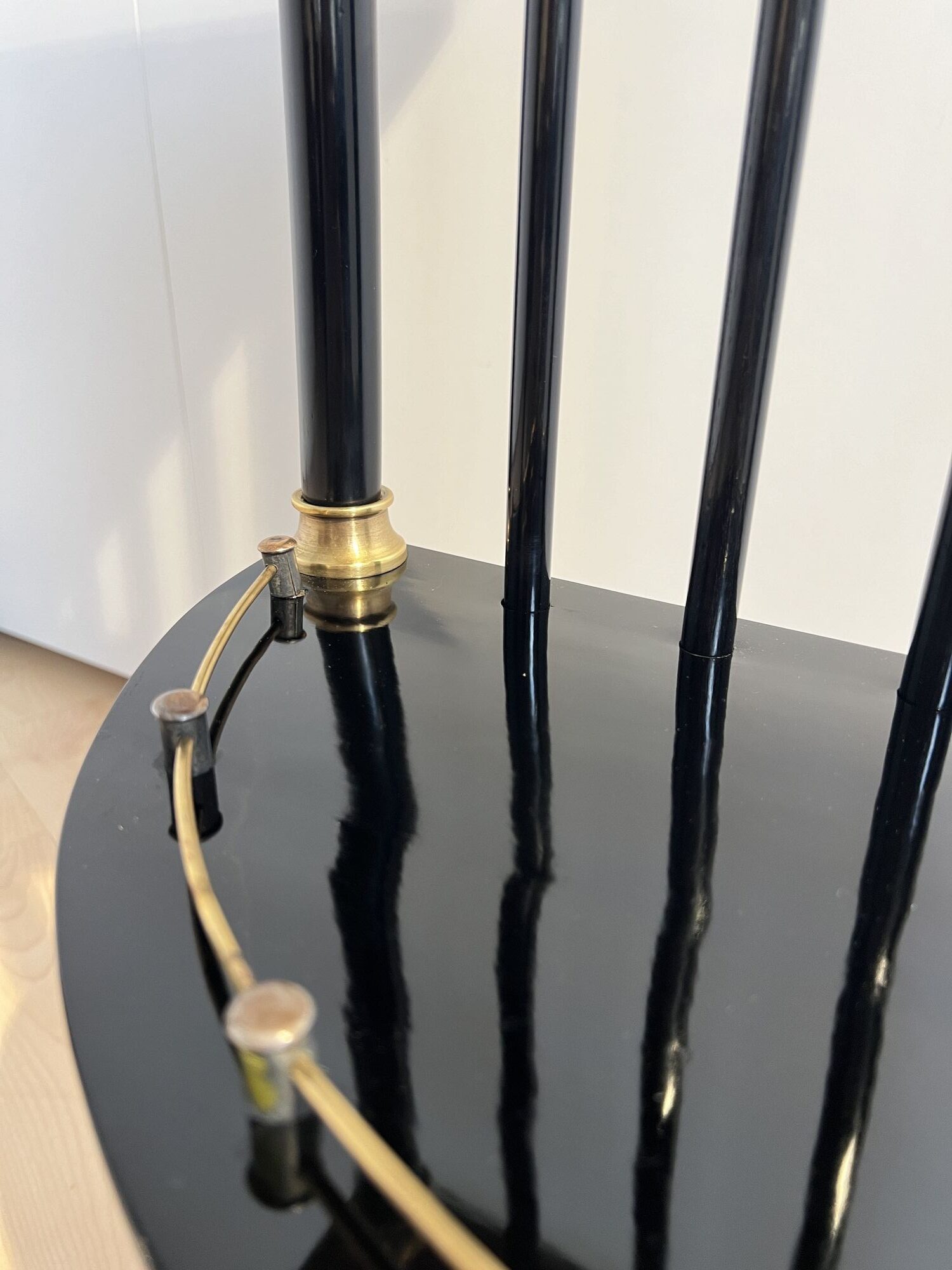 Art Nouveau / Jugendstil Etagere - Shelf Closeup - Styylish