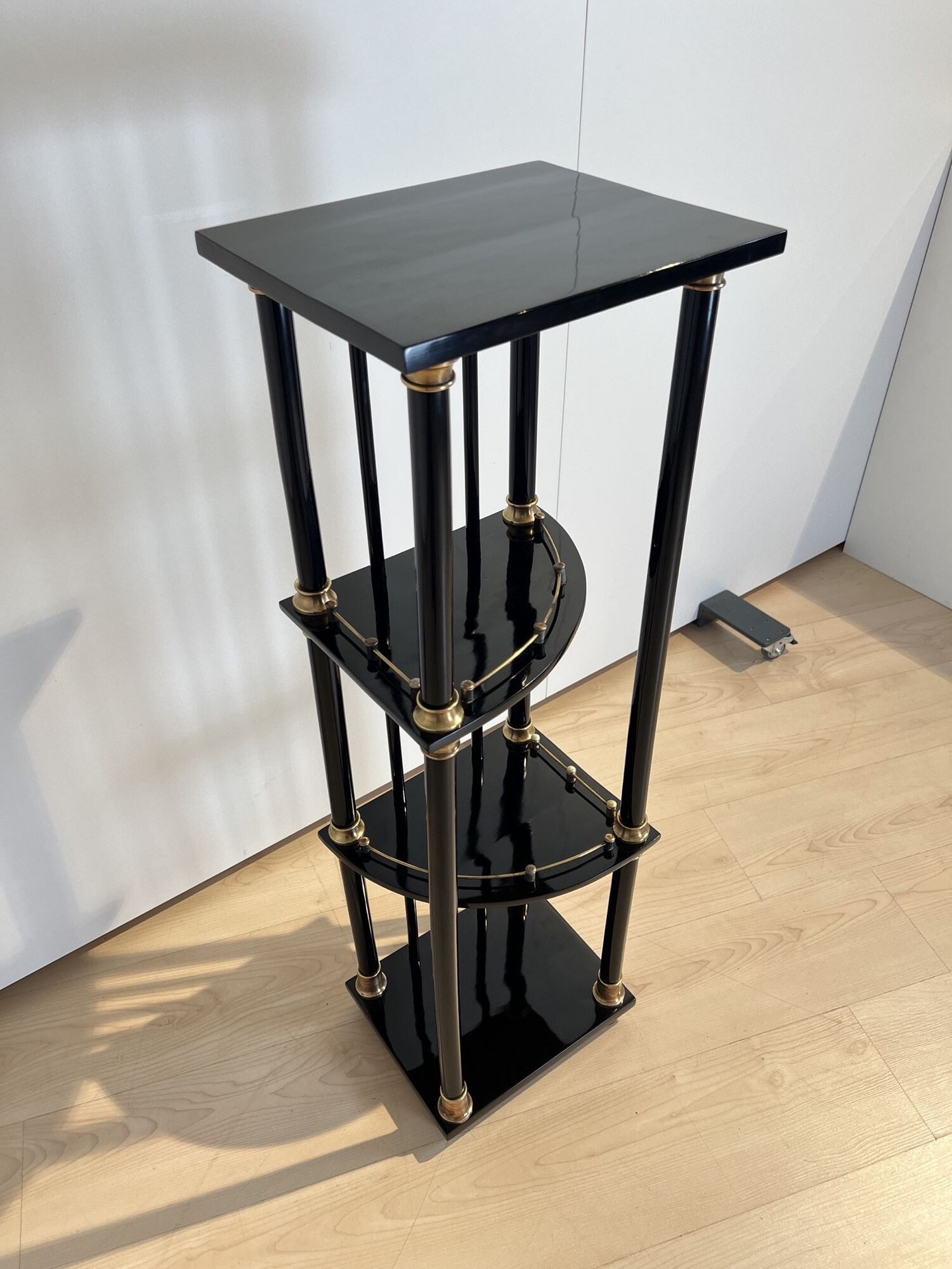 Art Nouveau / Jugendstil Etagere - Columns - Styylish