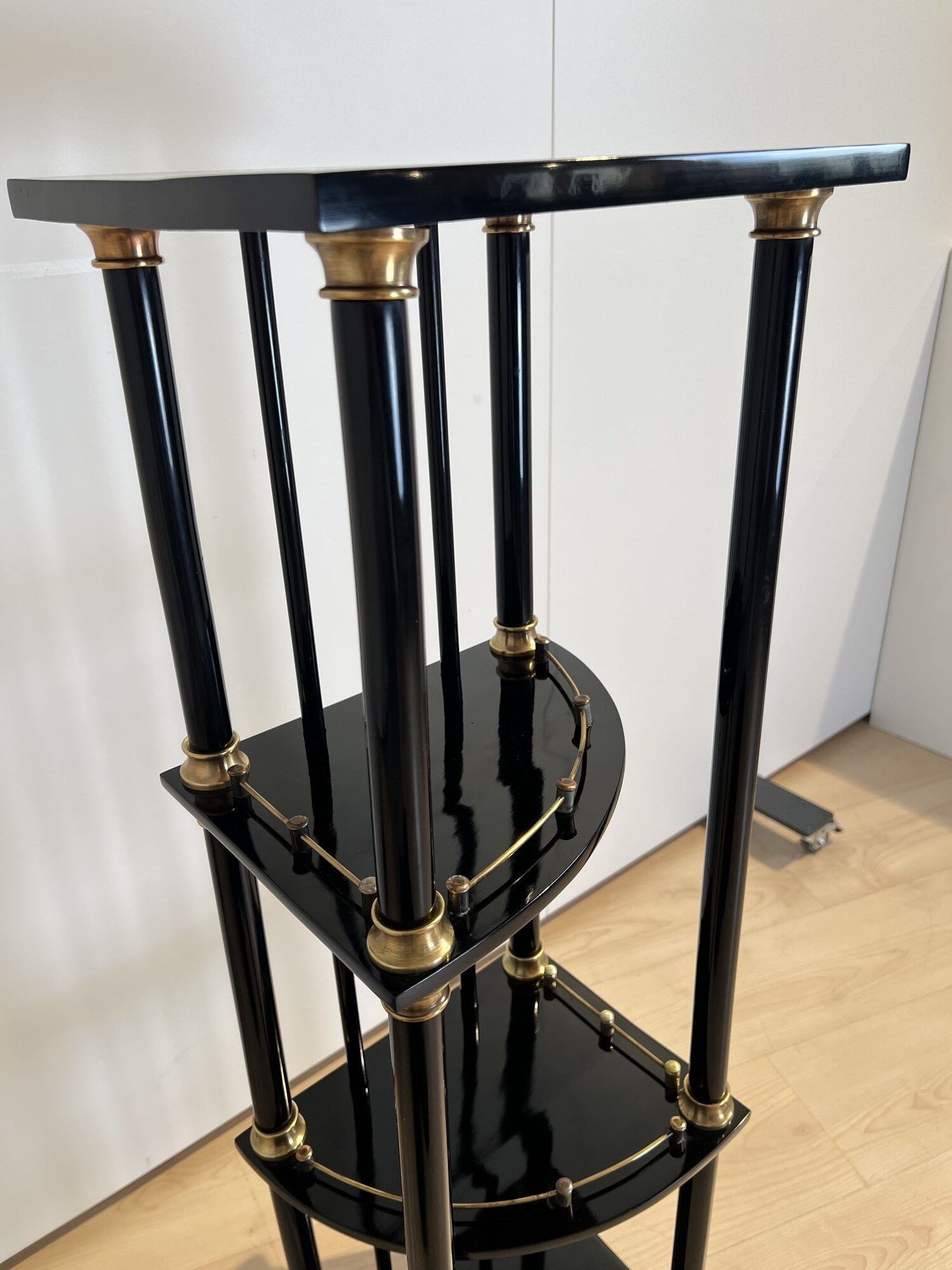 Art Nouveau / Jugendstil Etagere - Columns Top - Styylish