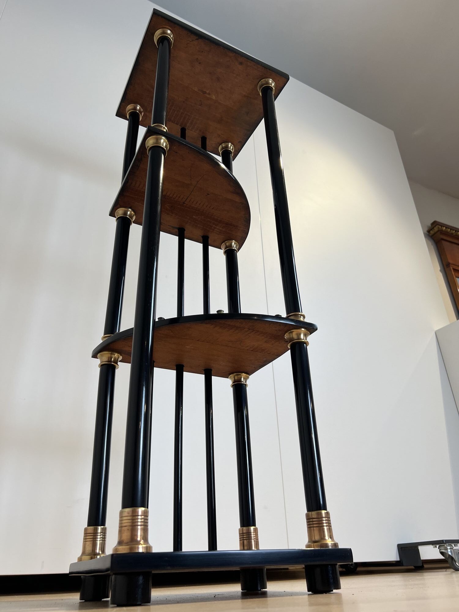 Art Nouveau / Jugendstil Etagere - Low Angle - Styylish