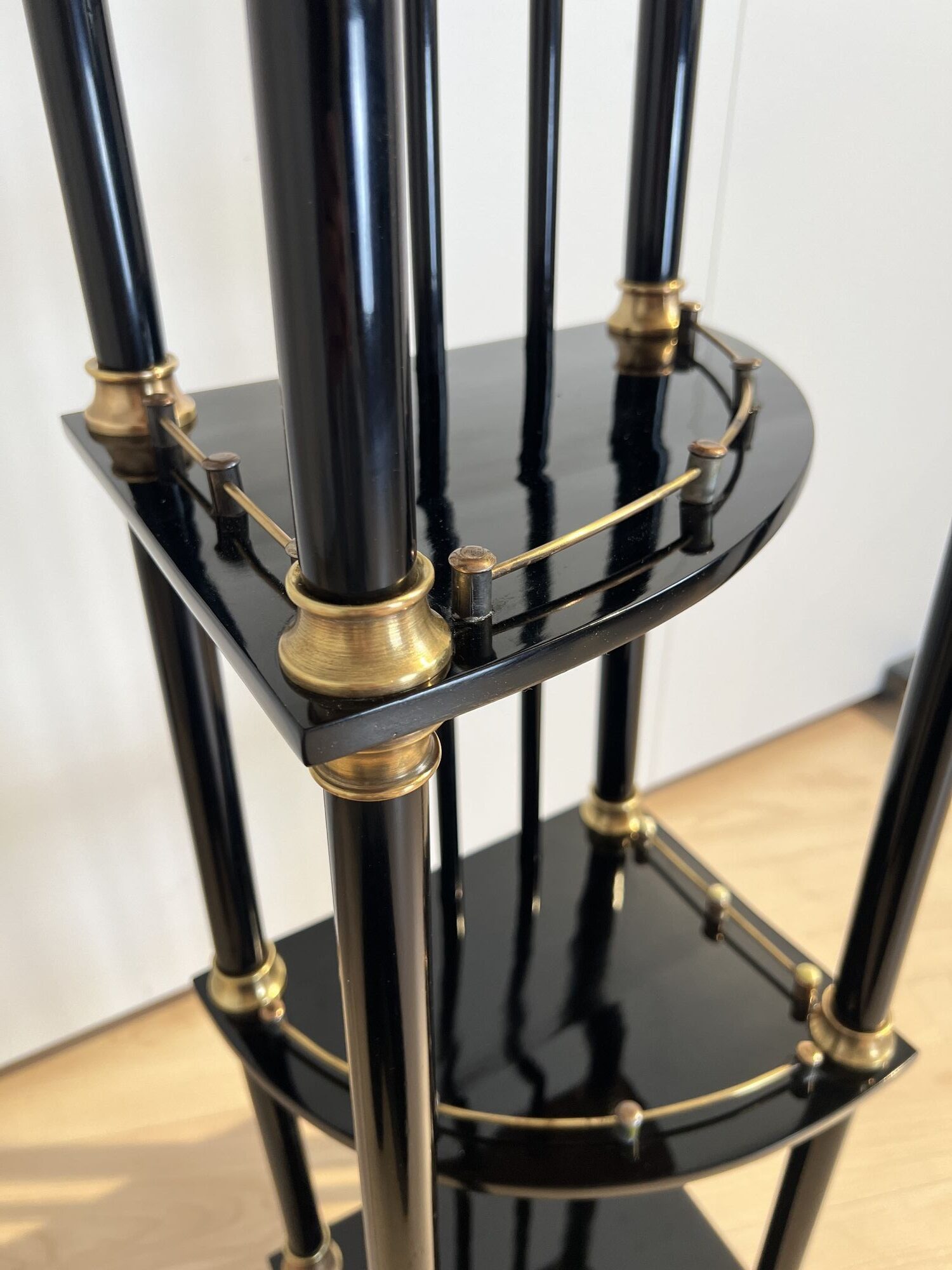 Art Nouveau / Jugendstil Etagere - Detail - Styylish