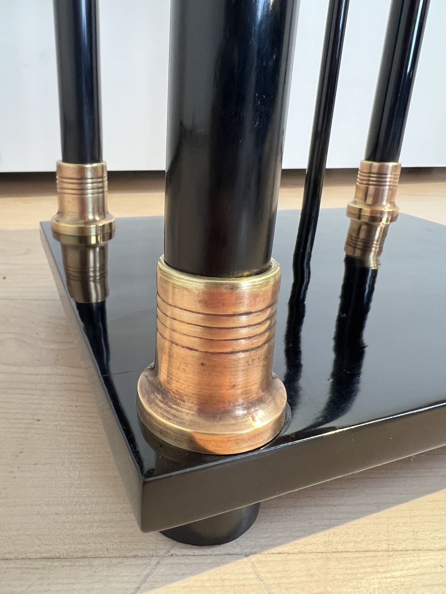 Art Nouveau / Jugendstil Etagere - Base Detail - Styylish