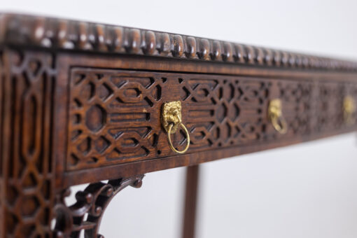 Chippendale-style mahogany table - Top Front Detail - Styylish