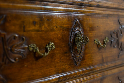 Venetian Louis XV Chest - Keyhole Detail - Styylish