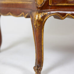 Venetian Louis XV Style Chest - Feet Detail - Styylish