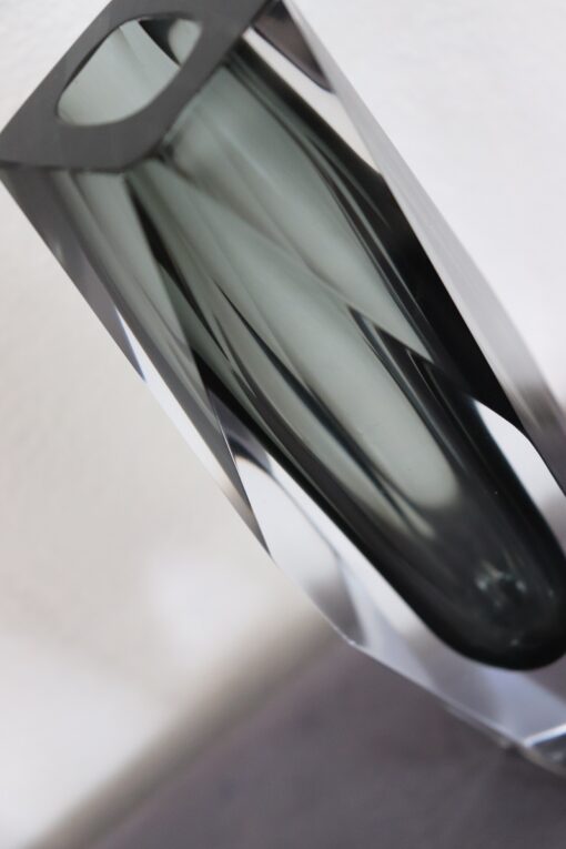 Smoky Grey Glass Vase - Grey Detail - Styylish