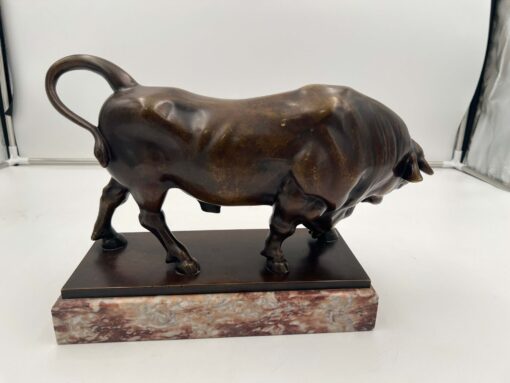 Art Deco Bull Sculpture - Bronze Detail - Styylish