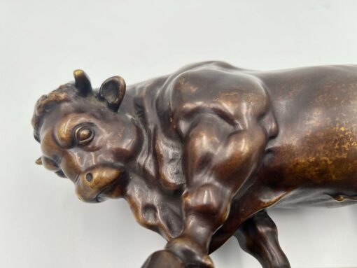 Art Deco Bull Sculpture - Skin Detail - Styylish