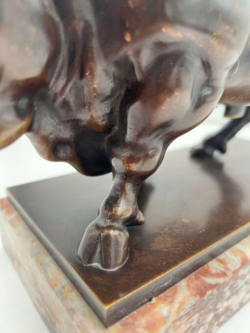 Art Deco Bull Sculpture - Leg - Styylish