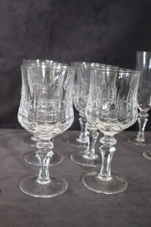 Set of 18 Elegant Crystal Glasses - Glass Detail - Styylish