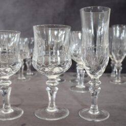 Set of 18 Elegant Crystal Glasses - Size Difference - Styylish