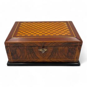 Biedermeier Jewelry Box, Walnut, Mahogany, Maple, South Germany circa 1830