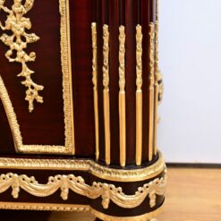 Marie-Antoinette Chest of Drawers - Middle Column Detail - Styylish