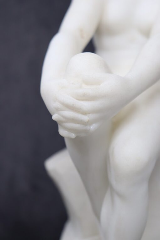 White Marble Sculpture - Hands - Styylish