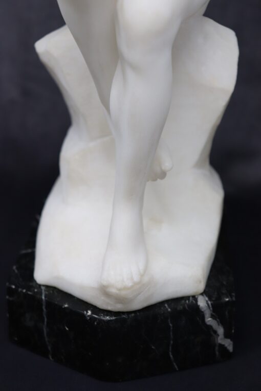 White Marble Sculpture - Feet - Styylish