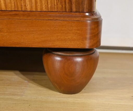 Small Blond Mahogany Bookcase - Feet Detail - Styylish