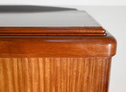 Small Blond Mahogany Bookcase - Edge Detail - Styylish