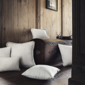 Cortina Collection Bouclé Cushion White, Made in Italy