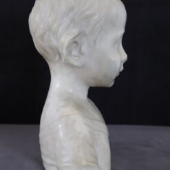 Sculpture in White Marble - Side Profile - Styylish