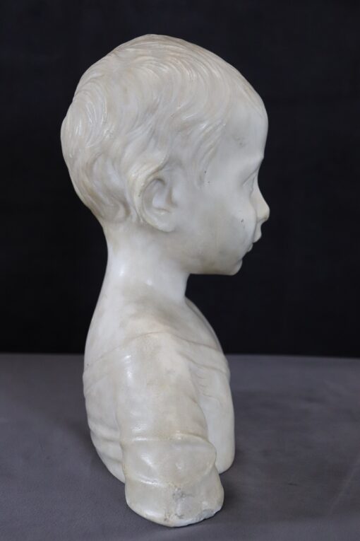 Sculpture in White Marble - Side Profile - Styylish