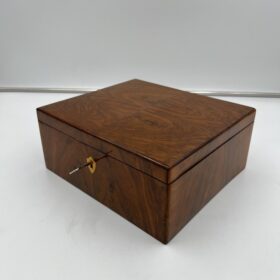 Biedermeier Box, Walnut, Horn, Southern Germany circa 1825