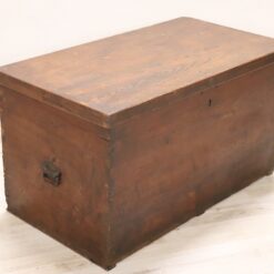 Antique Trunk in Fir Wood, Italy Late 19th Century - Side - Styylish