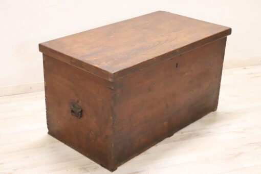 Antique Trunk in Fir Wood, Italy Late 19th Century - Side - Styylish