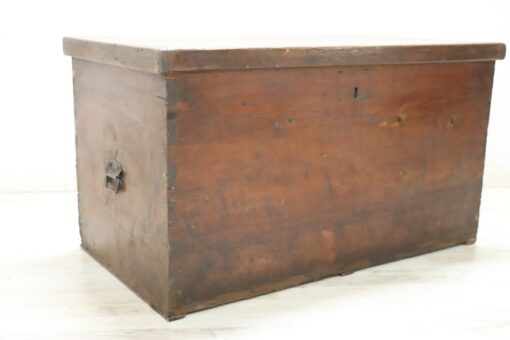 Antique Trunk in Fir Wood, Italy Late 19th Century - Side and Front - Styylish