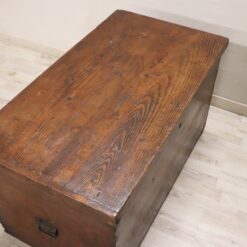 Antique Trunk in Fir Wood, Italy Late 19th Century - Top Plate - Styylish