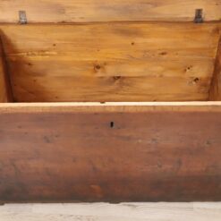 Antique Trunk in Fir Wood, Italy Late 19th Century - Front and Interior - Styylish