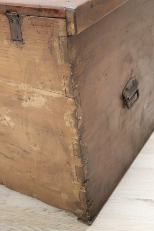 Antique Trunk in Fir Wood, Italy Late 19th Century - Edge - Styylish