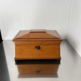 Historicism Box, Floral Ash Veneer, Rosewood, Austria circa 1880