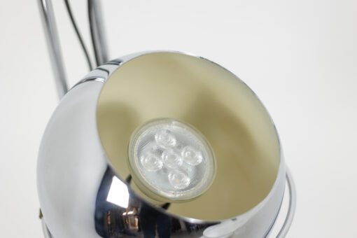 Chromed Metal Floor Lamp - Light Detail - Styylish