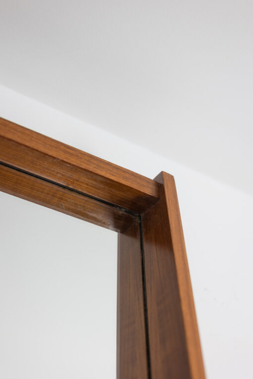 Mirror and Mahogany Console - Mirror Edge Detail - Styylish