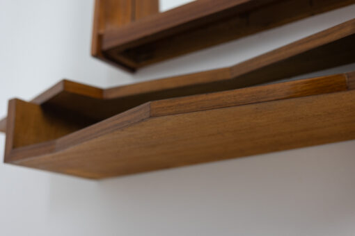 Mirror and Mahogany Console - Wood Detail - Styylish