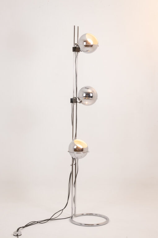 Chromed Metal Floor Lamp - Full - Styylish