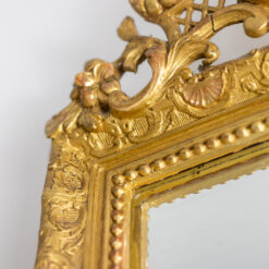 Giltwood and Carved Mirror - Top Corner Edge - Styylish