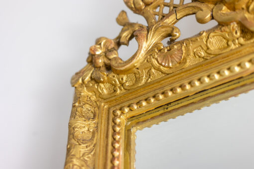 Giltwood and Carved Mirror - Top Corner Edge - Styylish