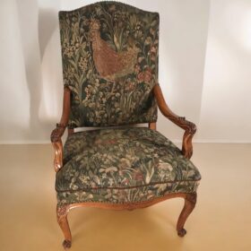 Baroque Armchair, Germany 19th century, Finely carved Walnut