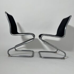 Pair of Italian 'Z-Chairs' – Vintage 1970s Modernist Design